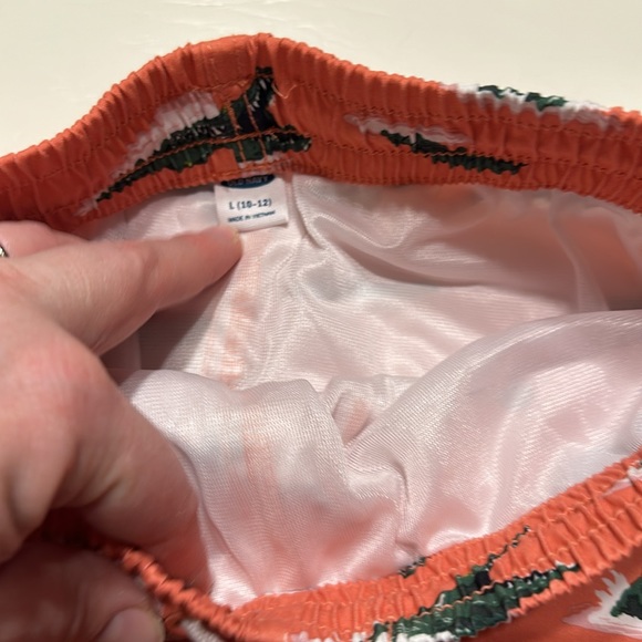 3 / $25 Old Navy swim trunks size 10-12 large - Picture 2 of 2